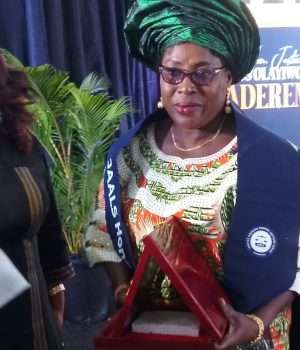 Queen Rashidat Ladoja Receives Women of Impact Award