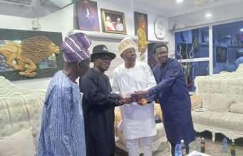 Oodua News Honours BarryFest Forum with Global Excellence Award for Preserving Sikiru Ayinde Barrister’s Legacy